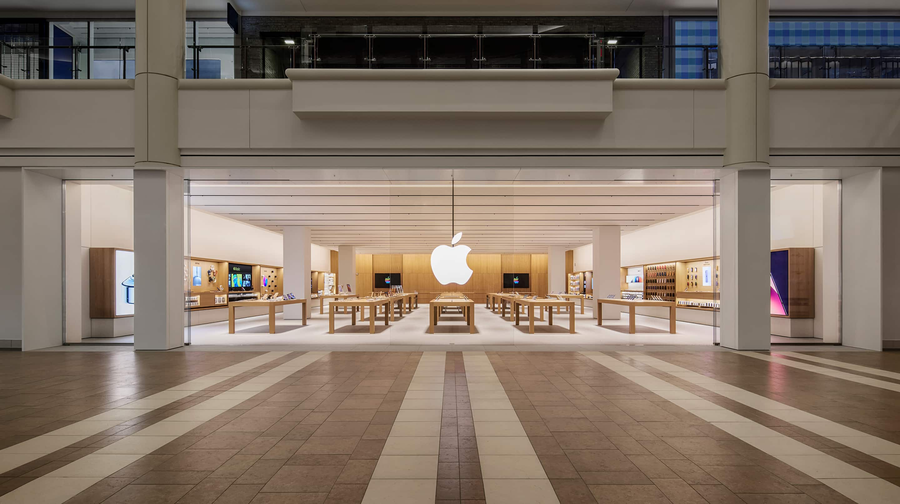 The Mall at Bay Plaza - Apple Store - Apple